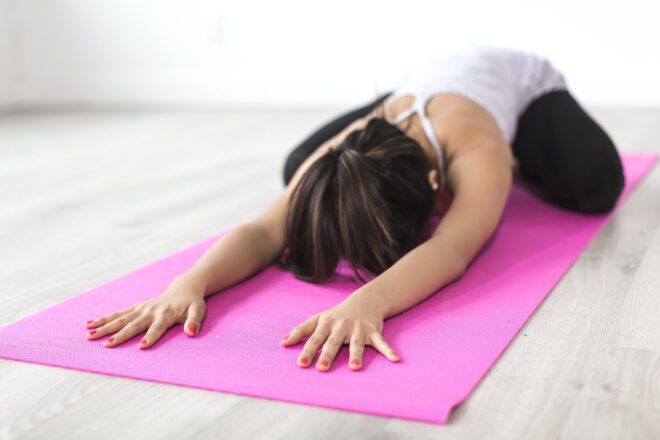 Yoga hält Körper und Geist fit und hilft dabei gesund und entspannt zu leben